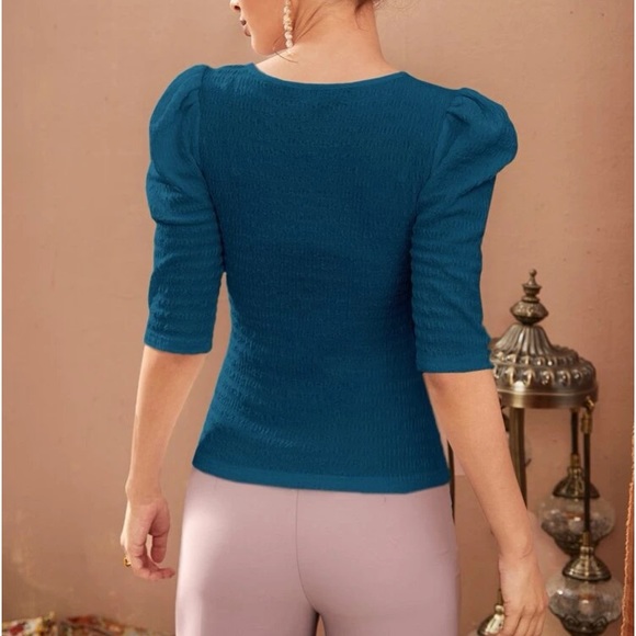 Beautiful blouse - Picture 3 of 4